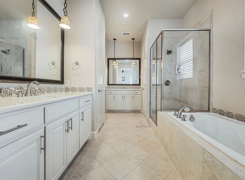 5001 Meridian Lane #2103 Addison, TX 75001