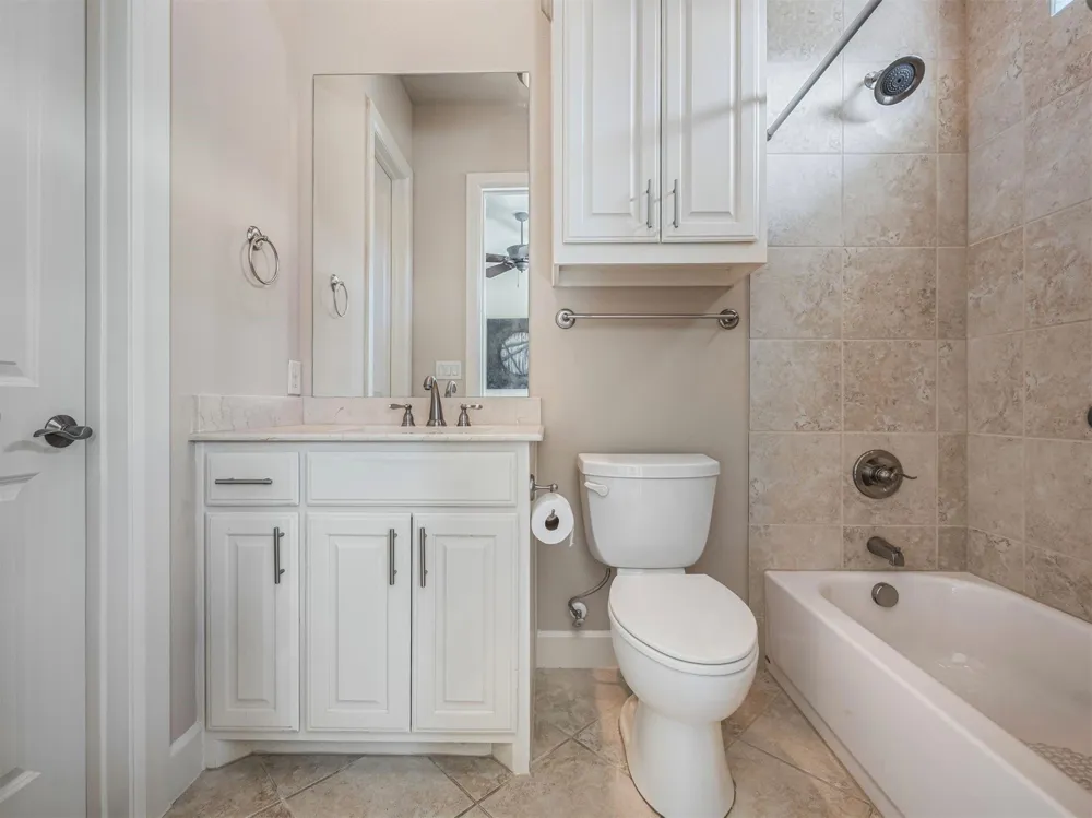 5001 Meridian Lane #2103 Addison, TX 75001