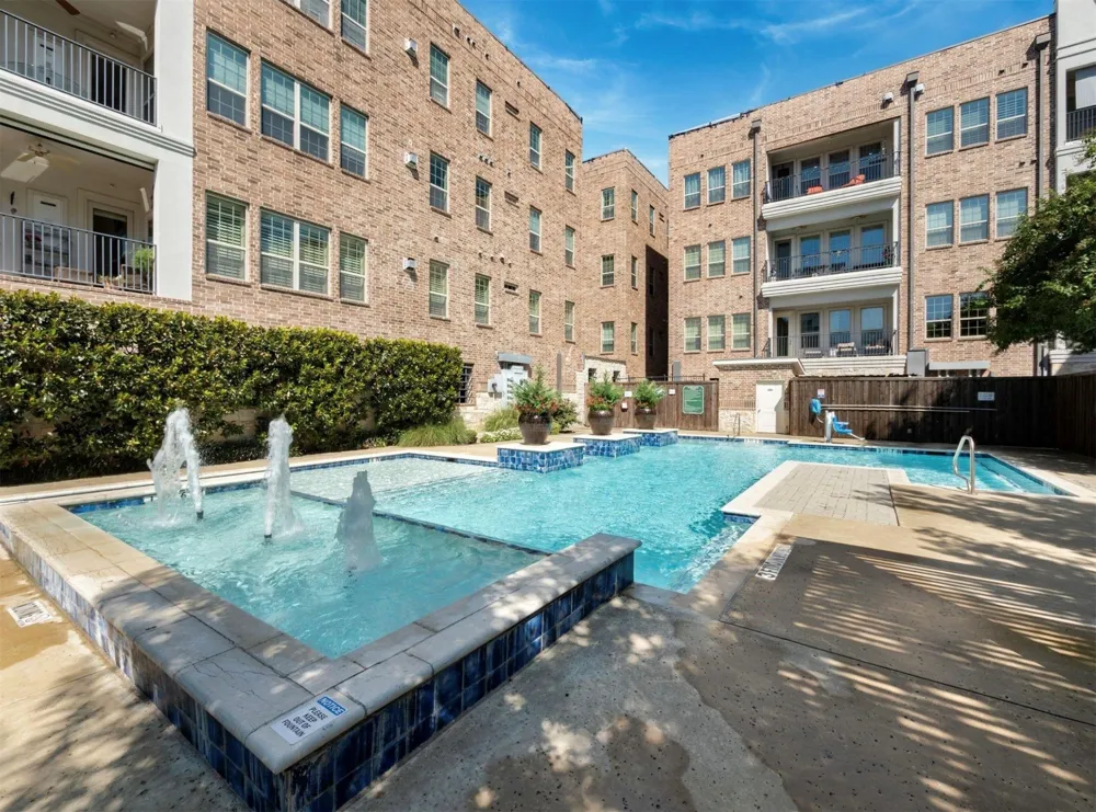 5001 Meridian Lane #2103 Addison, TX 75001