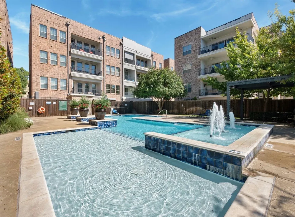 5001 Meridian Lane #2103 Addison, TX 75001