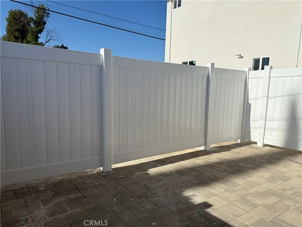 22917 Sherman Way West Hills, CA 91307