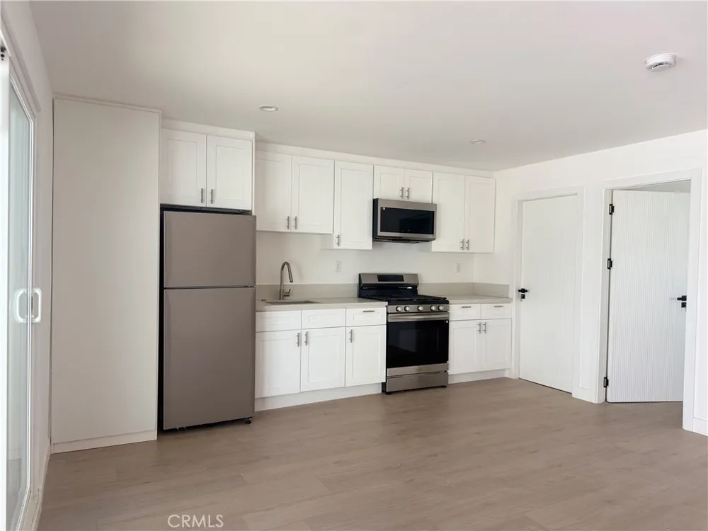 22917 Sherman Way West Hills, CA 91307