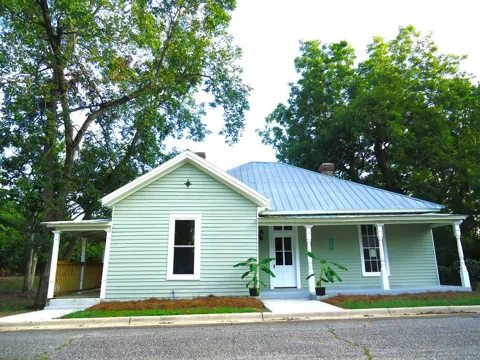 233 E 5th Avenue