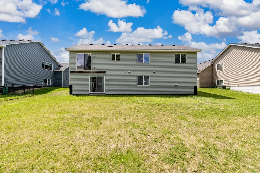 961 Ivy Hills Road Belle Plaine, MN 56011