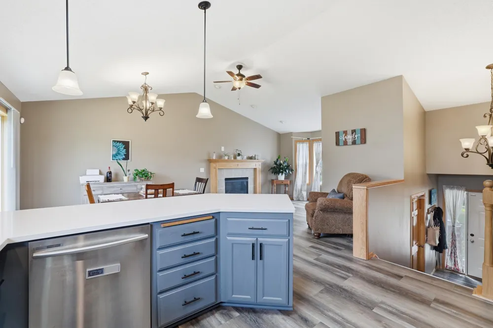 961 Ivy Hills Road Belle Plaine, MN 56011