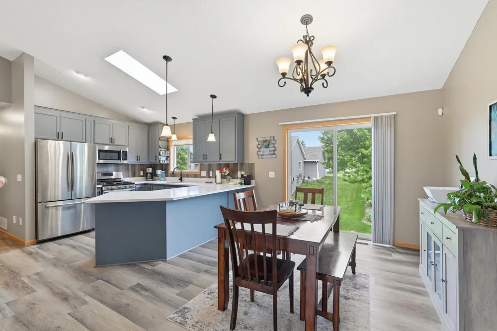961 Ivy Hills Road Belle Plaine, MN 56011