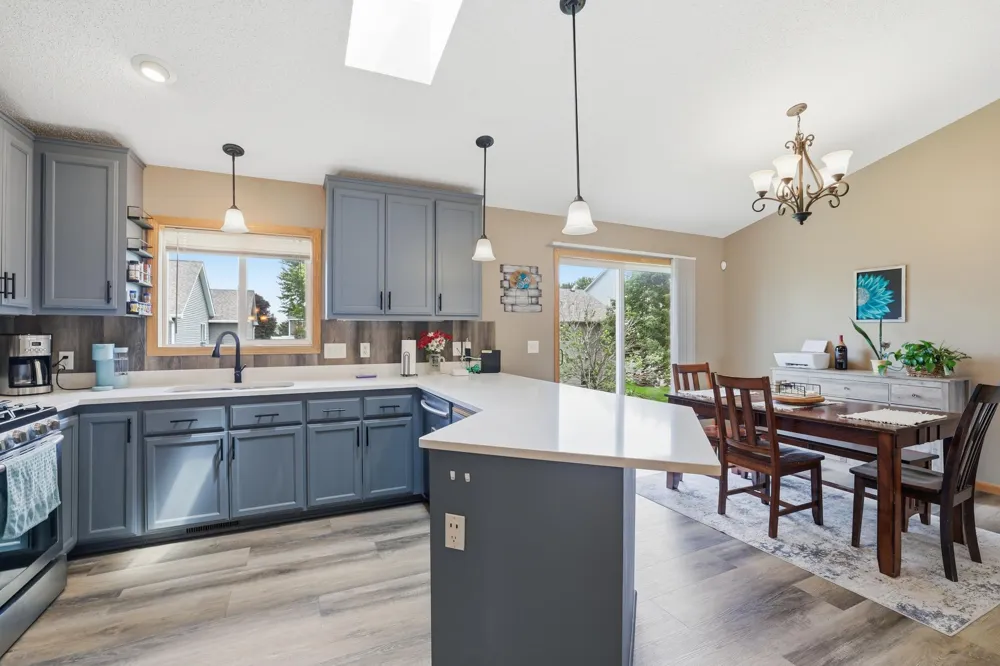 961 Ivy Hills Road Belle Plaine, MN 56011
