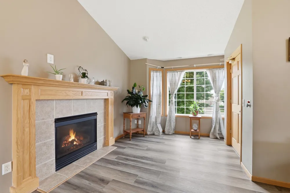 961 Ivy Hills Road Belle Plaine, MN 56011