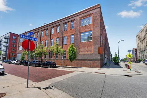 801 Washington Avenue #322