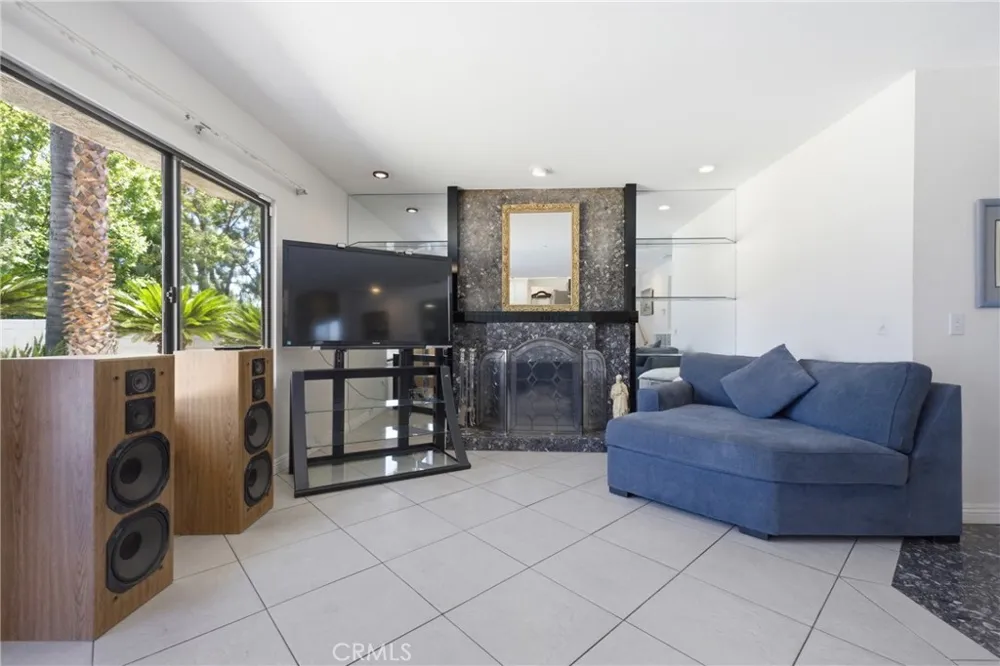 7055 Mango Street Rancho Cucamonga, CA 91701