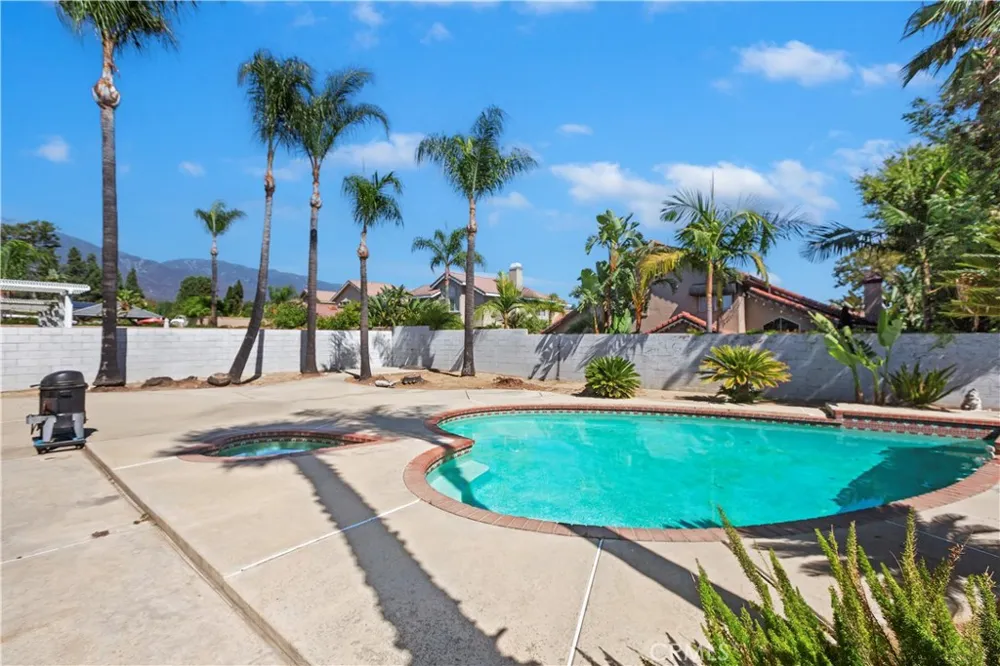 7055 Mango Street Rancho Cucamonga, CA 91701