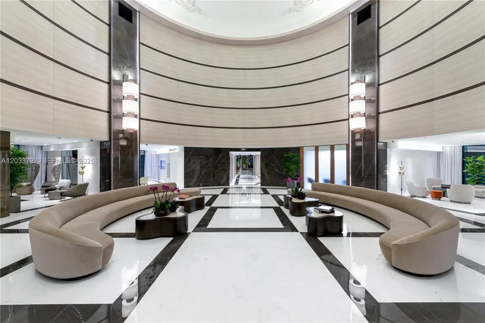 300 S Pointe Dr #705 Miami Beach, FL 33139
