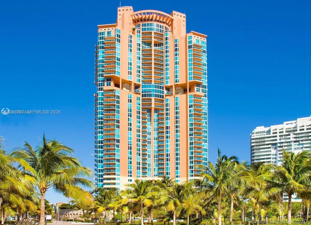 300 S Pointe Dr #705 Miami Beach, FL 33139