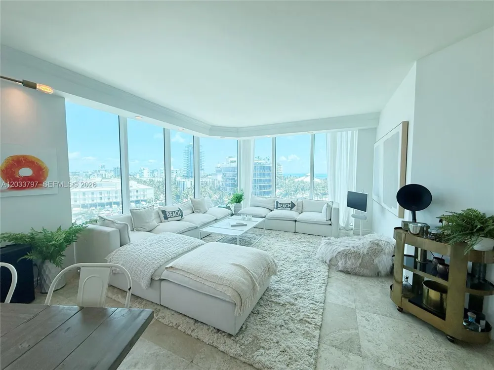 300 S Pointe Dr #705 Miami Beach, FL 33139