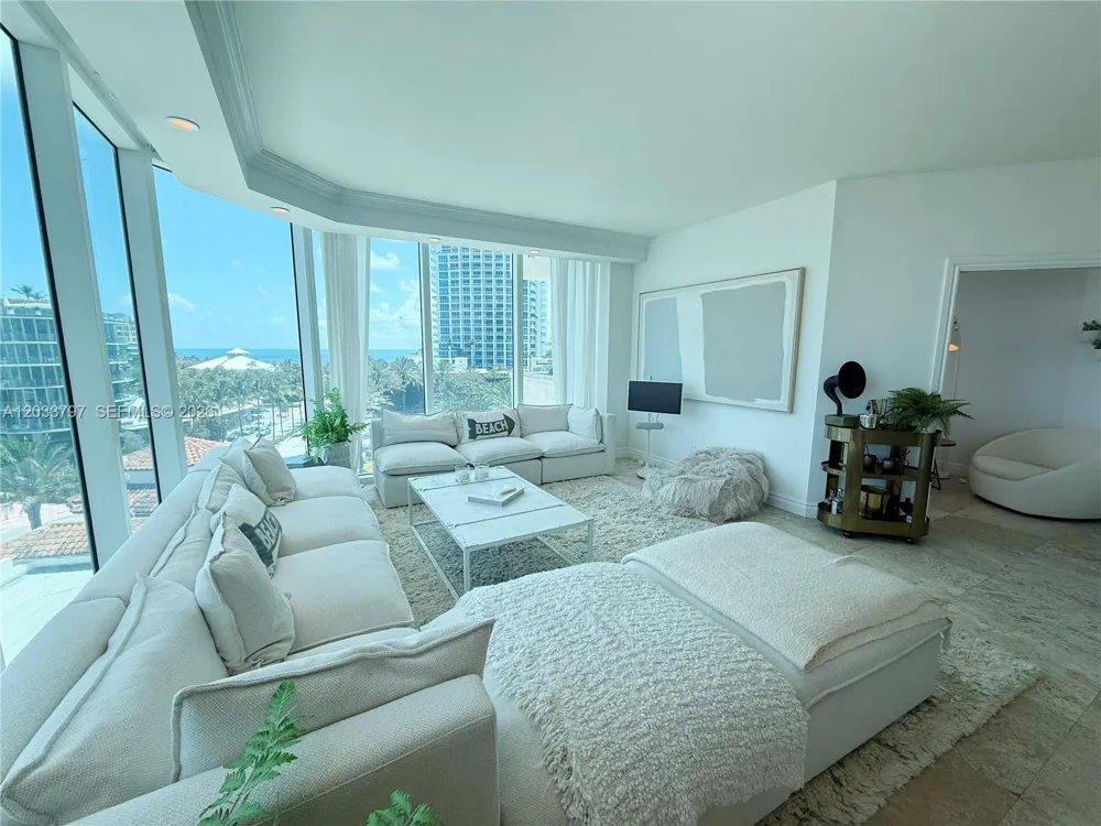 300 S Pointe Dr #705 Miami Beach, FL 33139