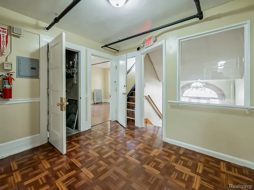 491 E GRAND BOULEVARD Detroit City, MI 48207
