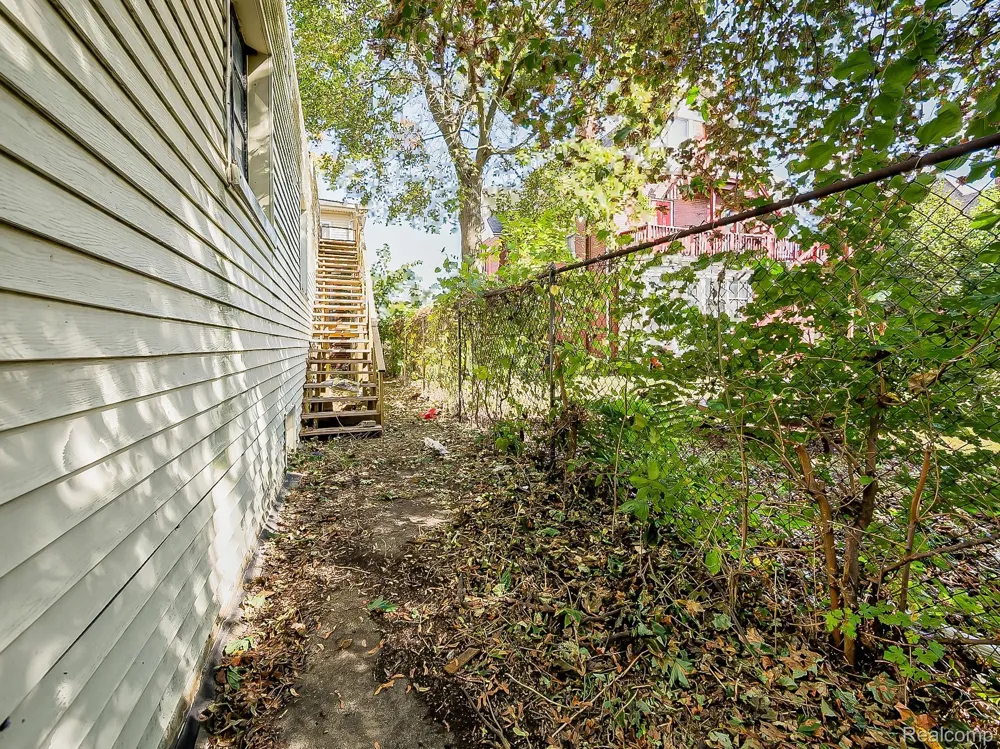 491 E GRAND BOULEVARD Detroit City, MI 48207
