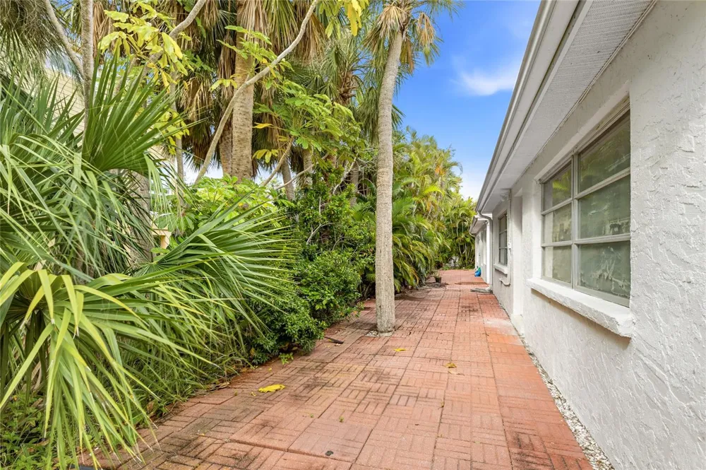 602 SPANISH DRIVE S #115 Longboat Key, FL 34228