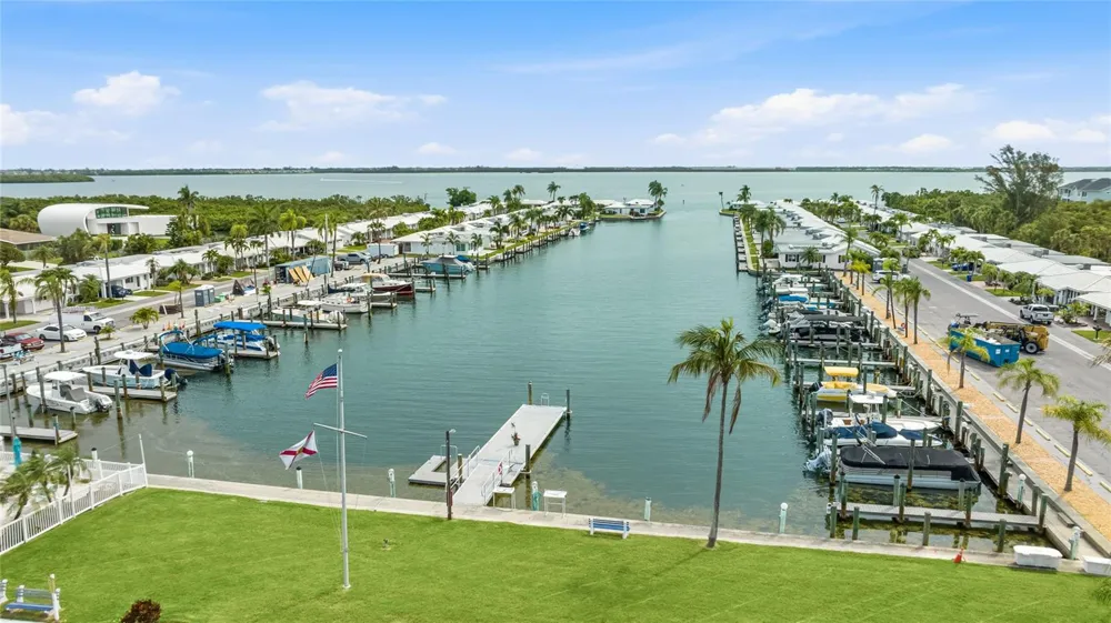 602 SPANISH DRIVE S #115 Longboat Key, FL 34228
