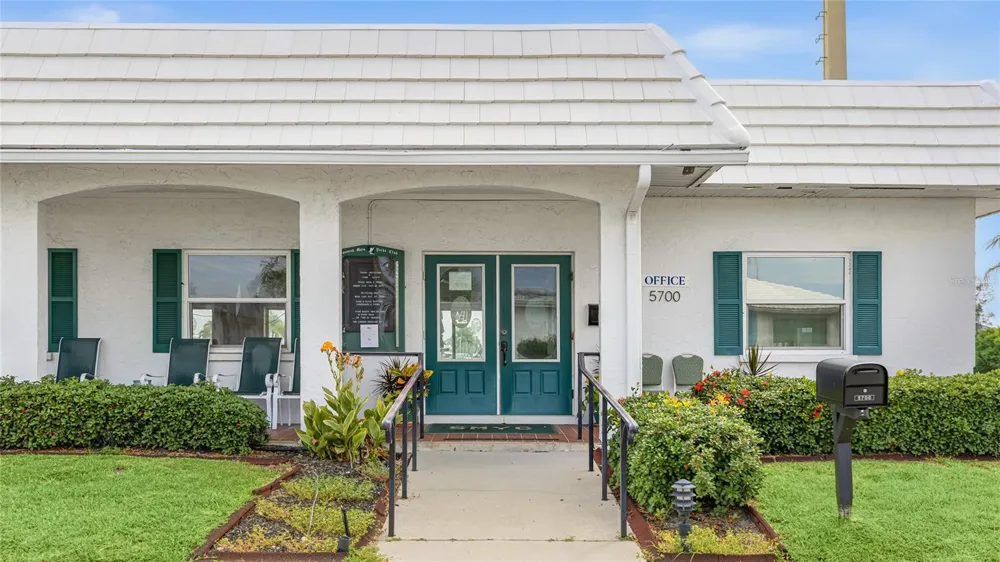 602 SPANISH DRIVE S #115 Longboat Key, FL 34228
