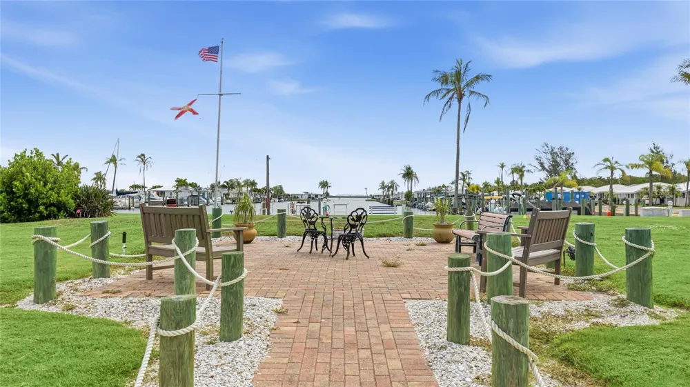 602 SPANISH DRIVE S #115 Longboat Key, FL 34228