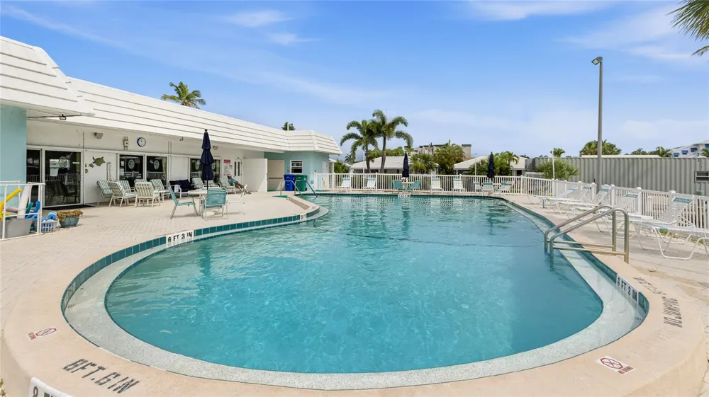 602 SPANISH DRIVE S #115 Longboat Key, FL 34228