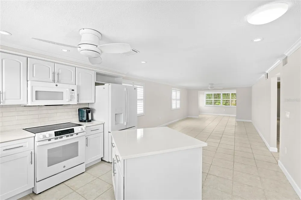 602 SPANISH DRIVE S #115 Longboat Key, FL 34228