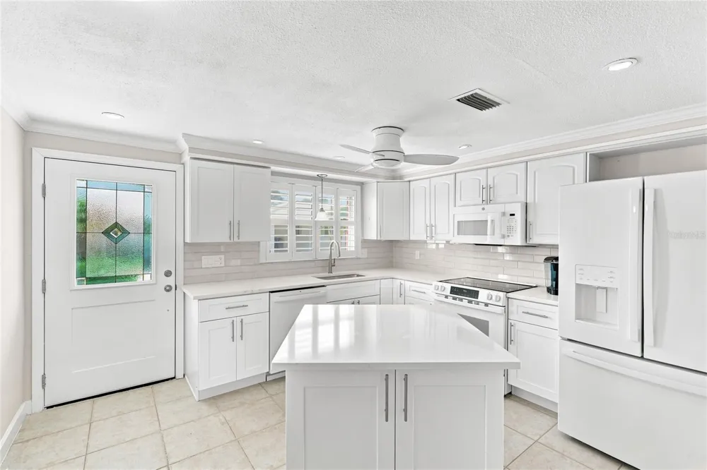 602 SPANISH DRIVE S #115 Longboat Key, FL 34228