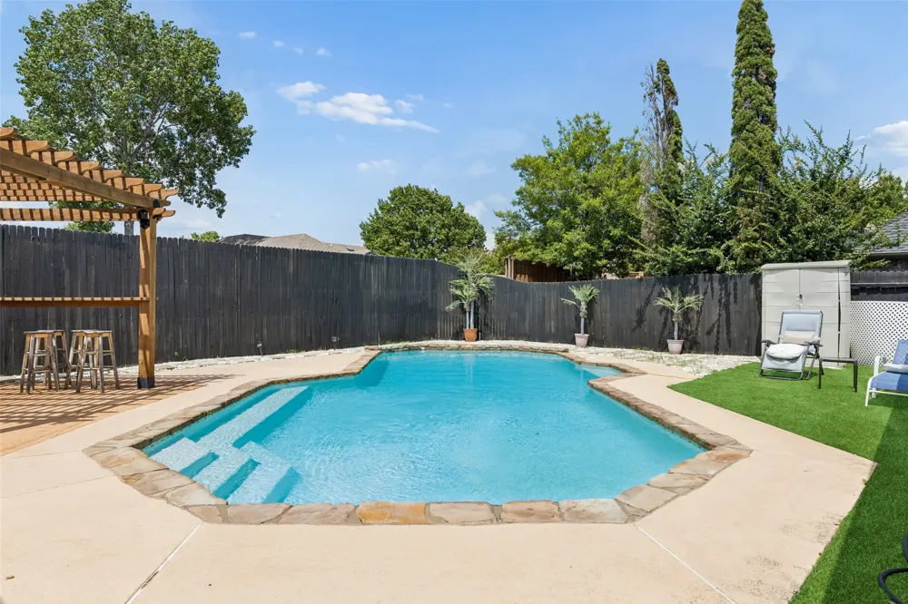 2405 Hanover Court Rowlett, TX 75088