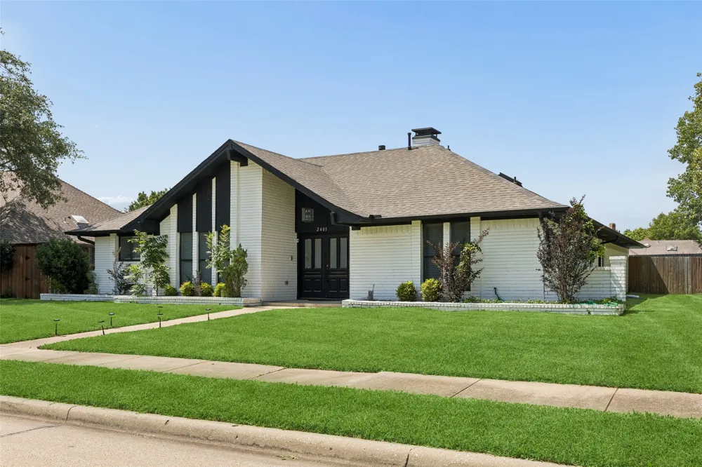 2405 Hanover Court Rowlett, TX 75088