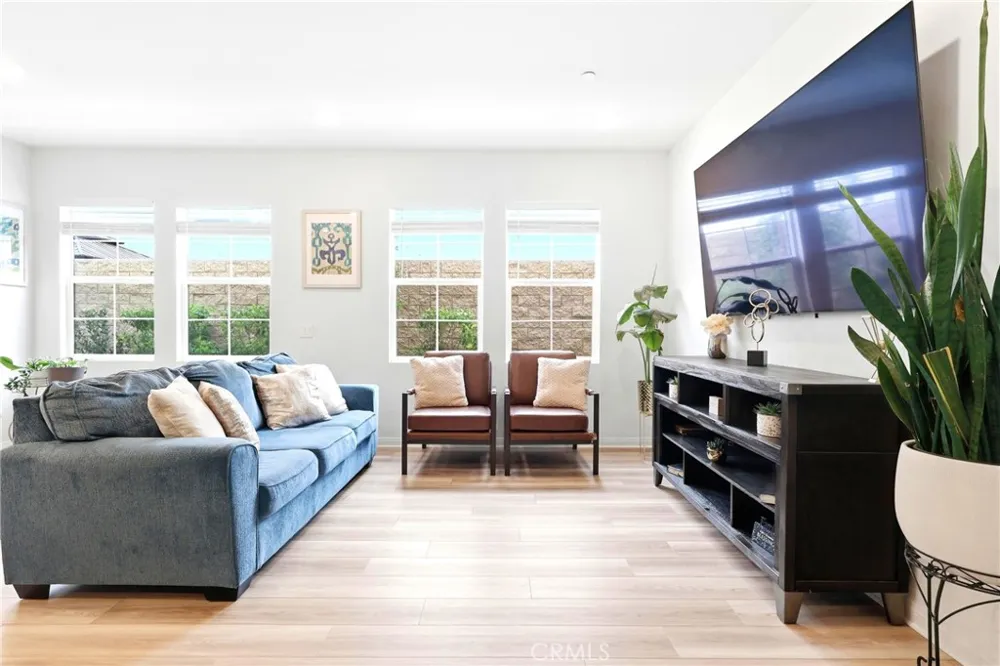 4005 E Carmel Privado Avenue Ontario, CA 91761