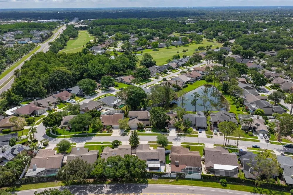 14651 VILLAGE GLEN CIRCLE Tampa, FL 33618