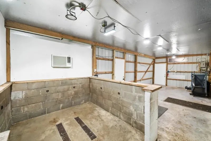 8085 Jackson Road Krum, TX 76249