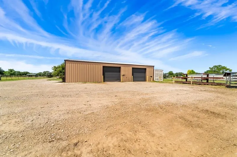 8085 Jackson Road Krum, TX 76249