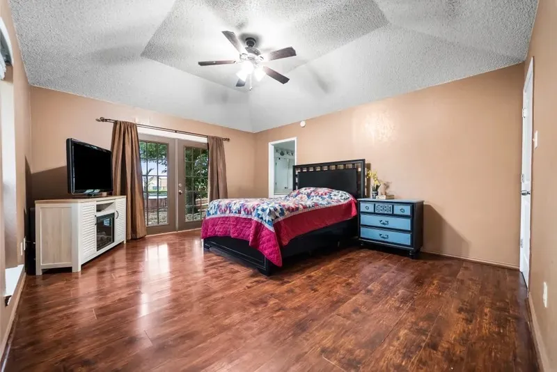 8085 Jackson Road Krum, TX 76249