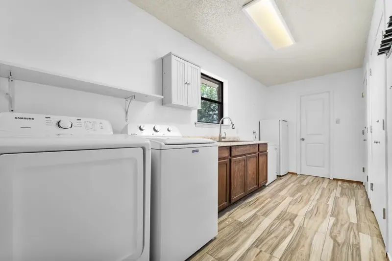 8085 Jackson Road Krum, TX 76249
