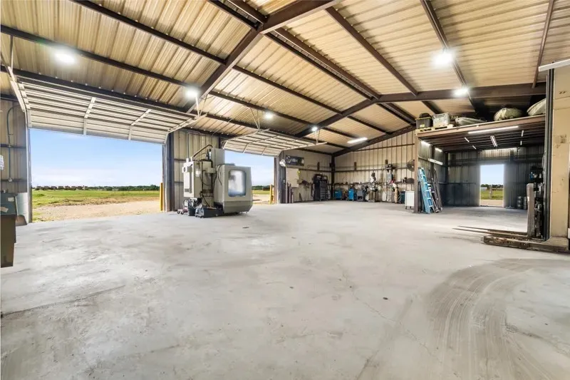 8085 Jackson Road Krum, TX 76249