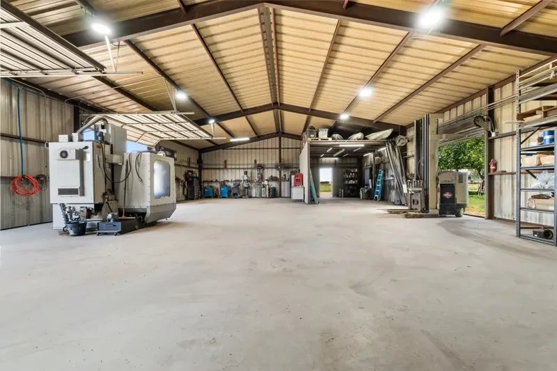 8085 Jackson Road Krum, TX 76249