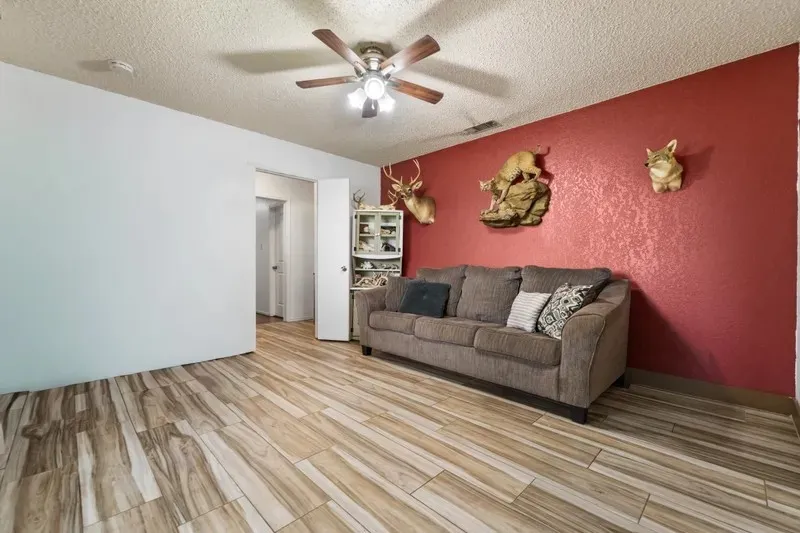 8085 Jackson Road Krum, TX 76249