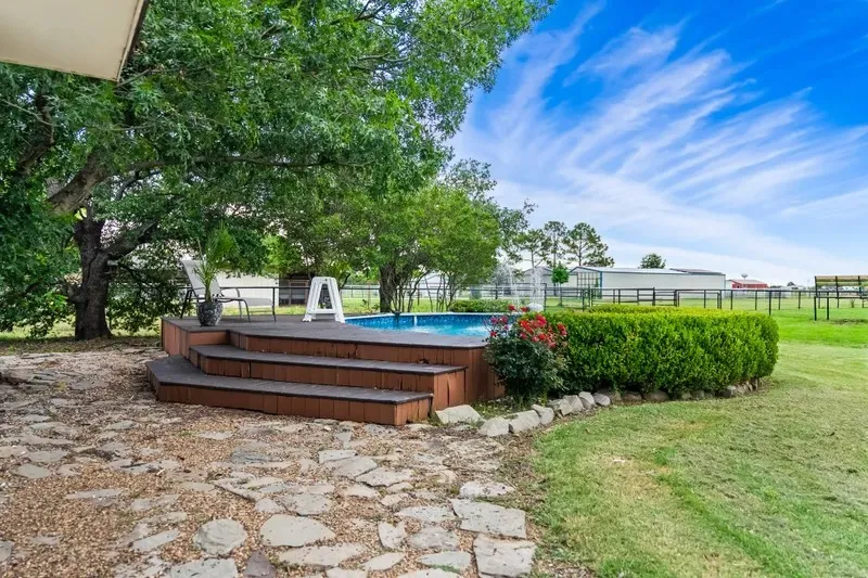 8085 Jackson Road Krum, TX 76249