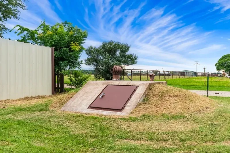 8085 Jackson Road Krum, TX 76249