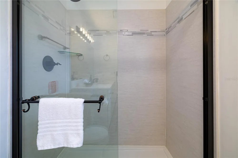 2409 LAKE TINY ROAD Deltona, FL 32738
