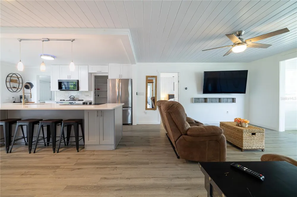 2409 LAKE TINY ROAD Deltona, FL 32738