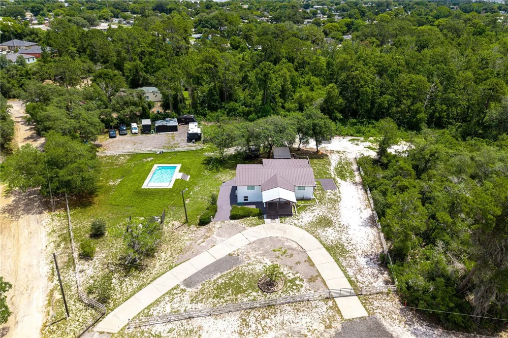 2409 LAKE TINY ROAD Deltona, FL 32738