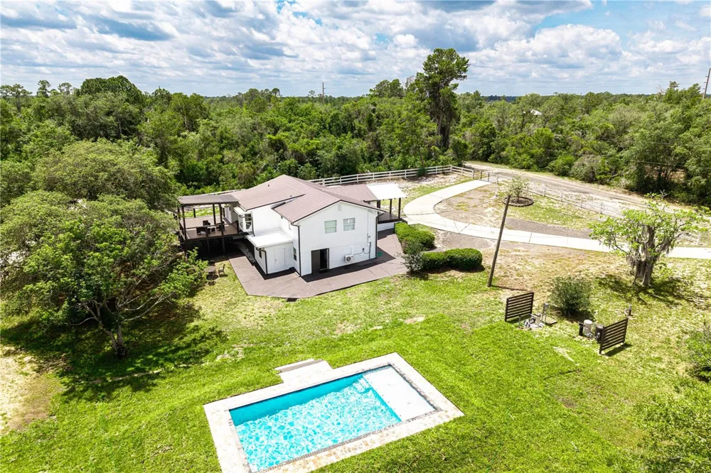 2409 LAKE TINY ROAD Deltona, FL 32738