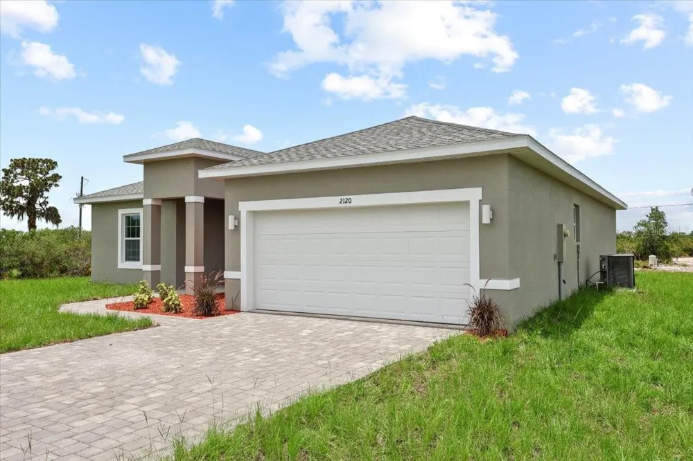 2120 POINCIANA DRIVE Indian Lake Estates, FL 33855