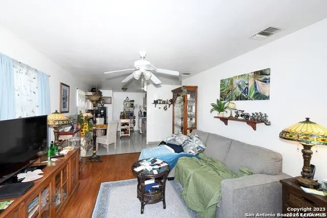 182 Joiner Dr Bandera, TX 78003