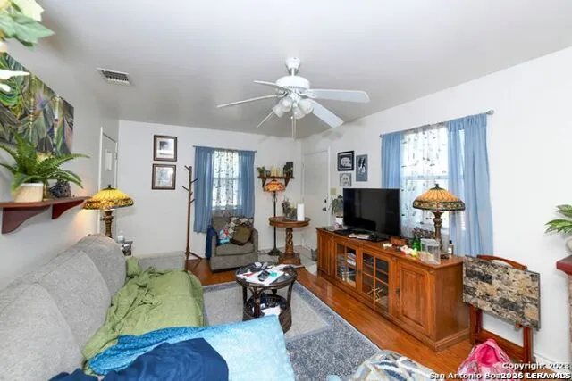 182 Joiner Dr Bandera, TX 78003