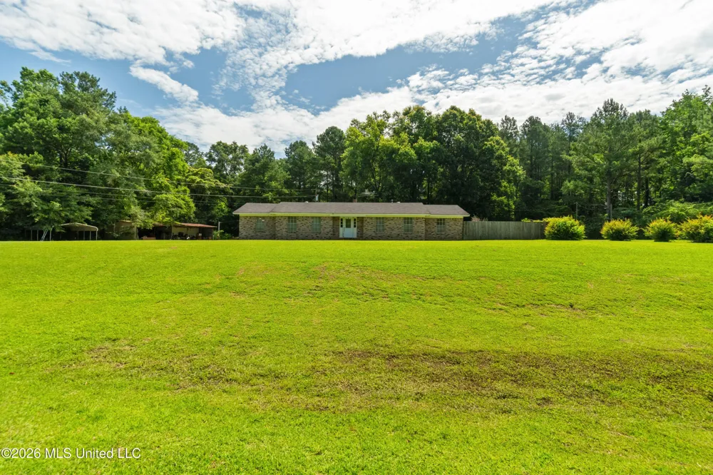 955 Clara Road Waynesboro, MS 39367