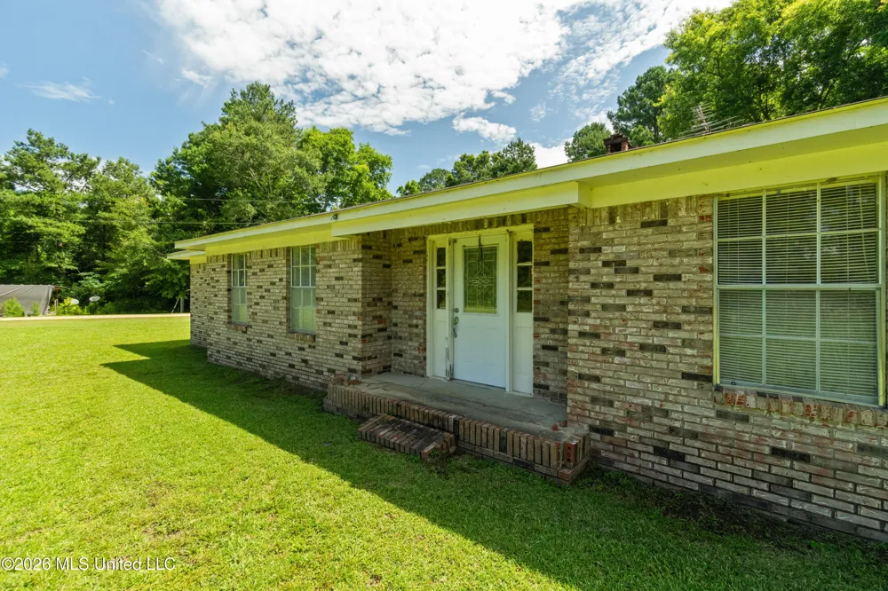 955 Clara Road Waynesboro, MS 39367